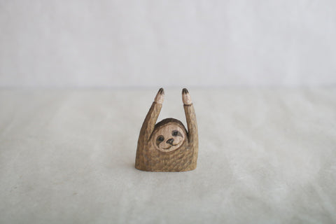 KIYATA Sloth Card Stand