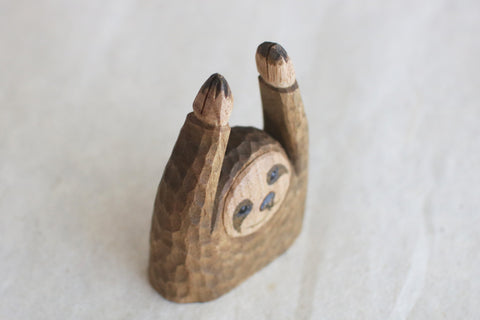 KIYATA Sloth Card Stand