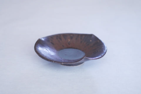 Brown Flower-Shaped Rinka Plate (14cm)