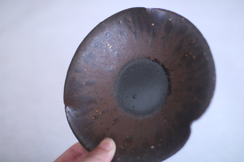 Brown Flower-Shaped Rinka Plate (14cm)