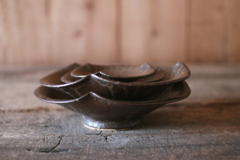 Brown Flower-Shaped Rinka Plate (20cm)