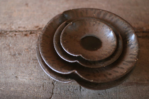 Brown Flower-Shaped Rinka Plate (20cm)