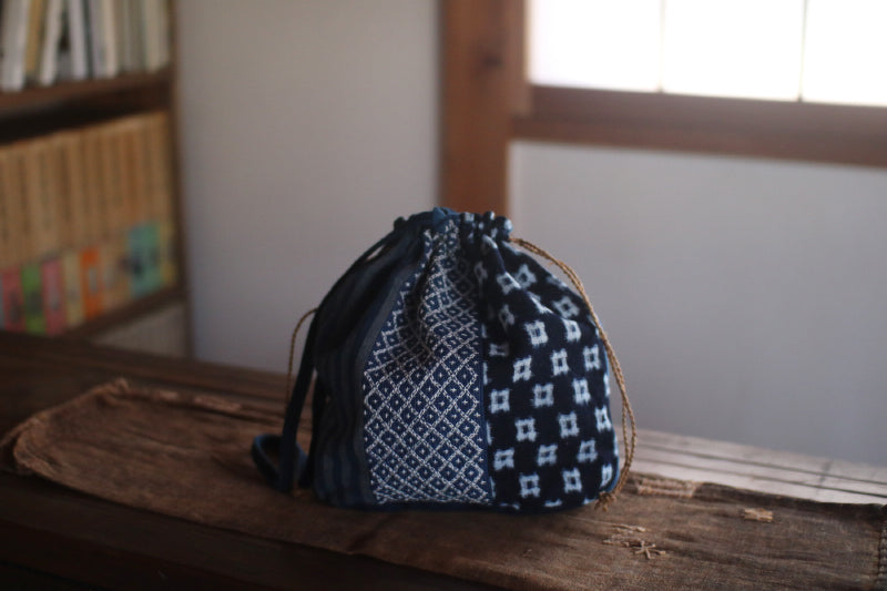 茜の隣の鋼の荻の　DRAWSTRING SHOULDER BAG Patchwork Drawstring Shoulder Bag [B] – UGUiSU STORE