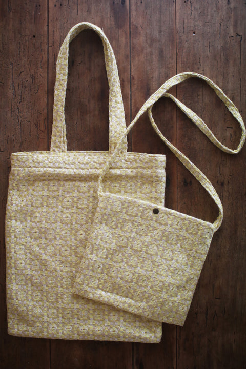 Woven Textile Shoulder Bag {mugiwara}