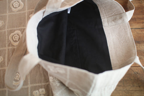 Embroidered Linen Record Tote Bag {anzu}