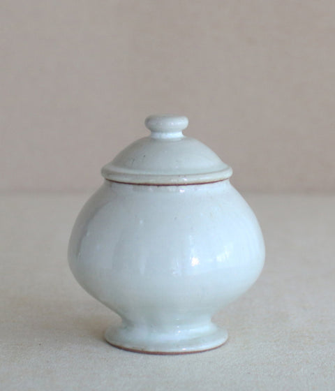 Gunji Pottery Futamono Lidded Jar - Rounded with Foot