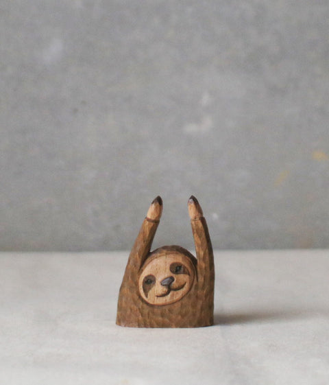 KIYATA Sloth Card Stand
