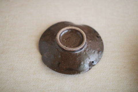 Brown Flower-Shaped Rinka Plate (12cm)