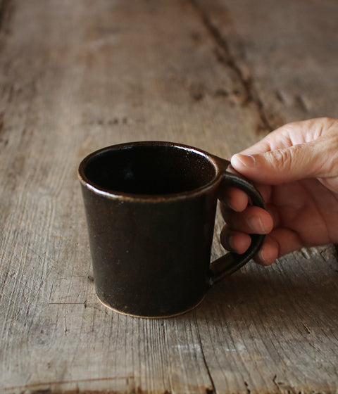 Dark Brown Pottery Mug (Black Glaze)