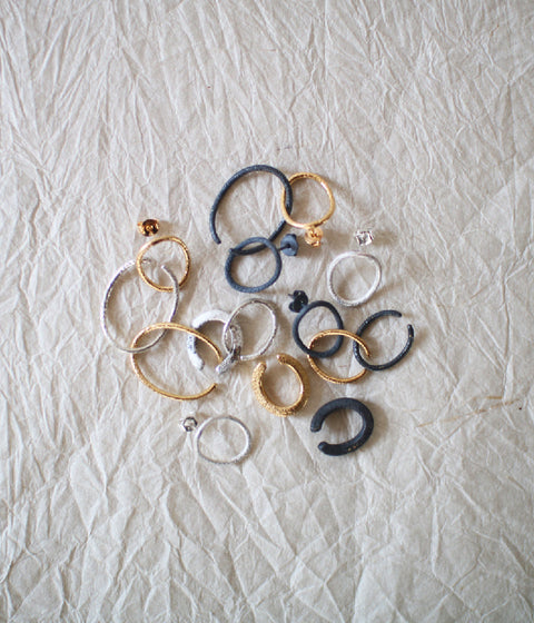 Jona "Wa" Ear Cuff Thick / White, Black, Gold