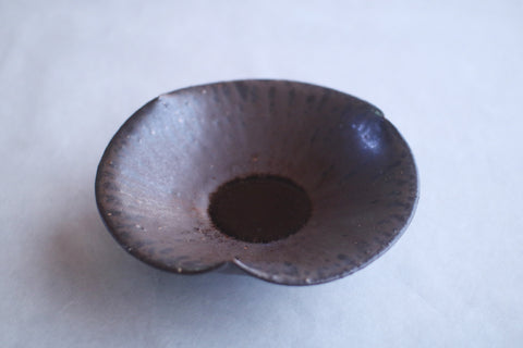 Brown Flower-Shaped Rinka Plate (20cm)