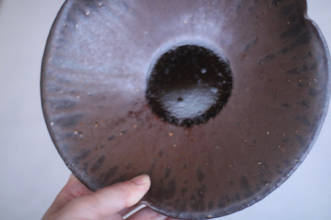 Brown Flower-Shaped Rinka Plate (20cm)