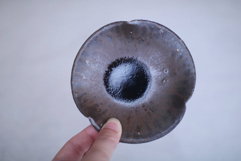 Brown Flower-Shaped Rinka Plate (12cm)
