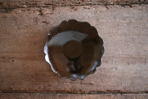 Dark Brown Flower-Shaped Ryoka Plate (18cm)