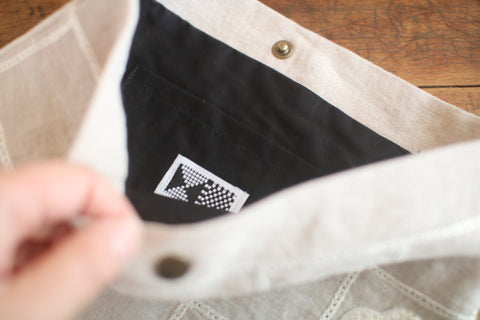 Embroidered Linen Shoulder Bag {anzu}