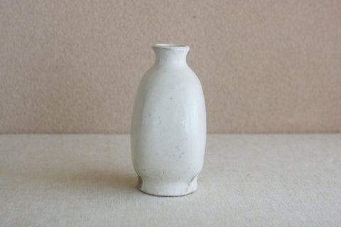 Flat Round Kohiki Vase (White)