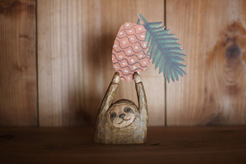 KIYATA Sloth Card Stand