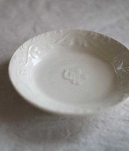 Gunji Pottery Bird & Flower Mini Plate {White}
