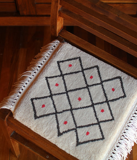 Yonezawa Dantsu Woven Wool Chair Mat {Red Fruits in Kagome} [15%OFF] - sold out