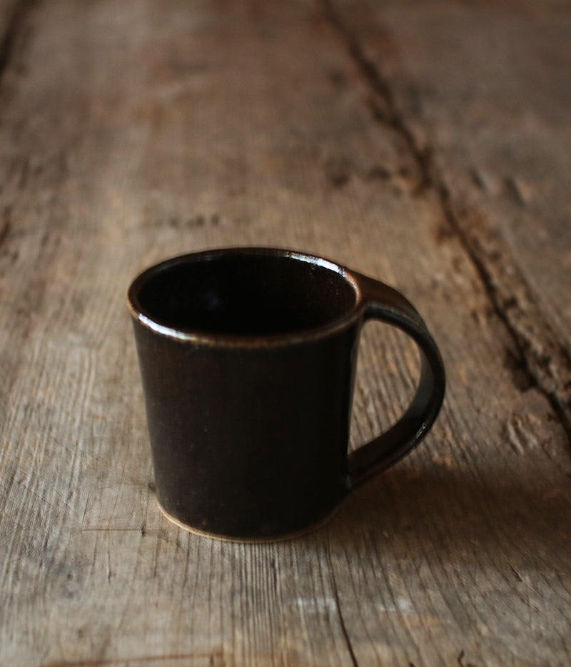 Black Glaze Pottery Mug (dark brown)