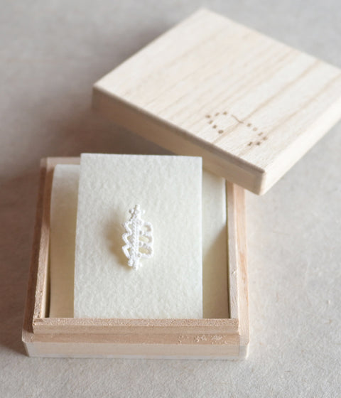 Kimiko Suzuki "Drawing Lace" Porcelain Single Earring {A} (30% Off)