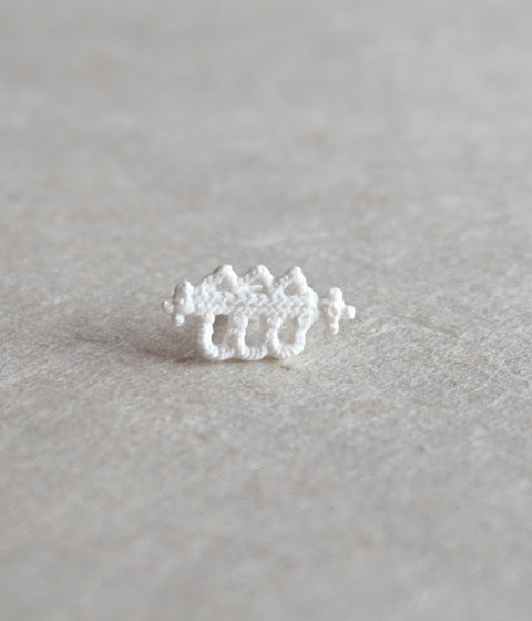 Kimiko Suzuki "Drawing Lace" Porcelain Single Earring {A} (30% Off)