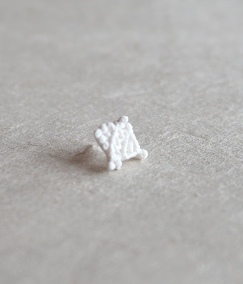 Kimiko Suzuki "Drawing Lace" Porcelain Single Earring {B} (30% Off)