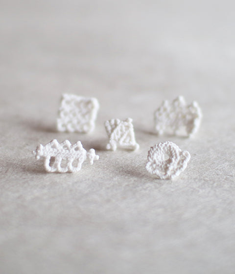 Kimiko Suzuki "Drawing Lace" Porcelain Single Earring {B} (30% Off)