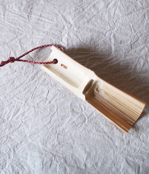 Fine Teeth Bamboo Scraper