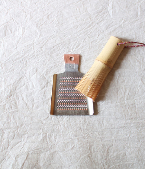 Fine Teeth Bamboo Scraper