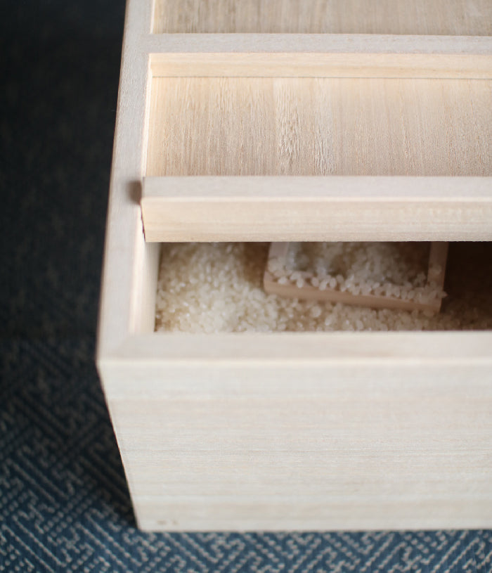 Japanese Rice Storage Box Komebitsu by Azmaya - Shipped worldwide from  Japan – UGUiSU STORE