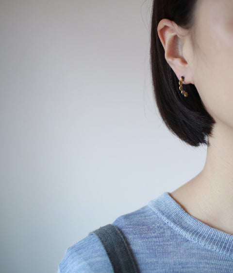 Jona "tenten hoop" Stud Earrings {White}