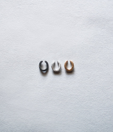 Jona "Wa" Ear Cuff Thick / White, Black, Gold