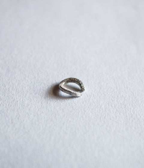 Jona "Wa" Ear Cuff Thick / White, Black, Gold
