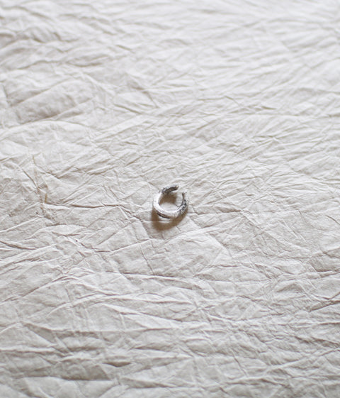Jona "Wa" Ear Cuff Thick / White, Black, Gold