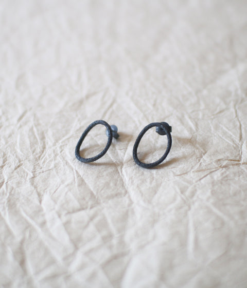 Jona Yubiwa Earrings Small / White, Black, Gold