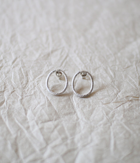 Jona Yubiwa Earrings Small / White, Black, Gold