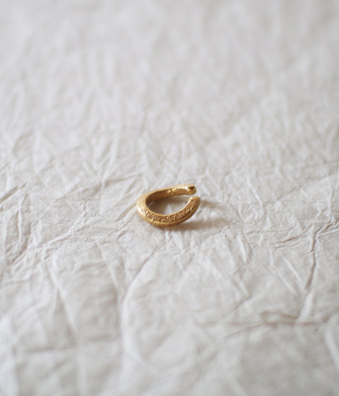 Jona "Wa" Ear Cuff Thick / White, Black, Gold