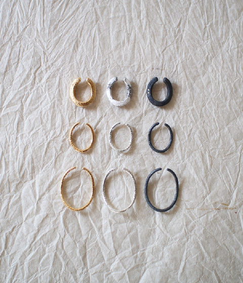 Jona "Wa" Ear Cuff Thick / White, Black, Gold
