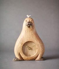 [PRE-ORDER] Walrus Desk Clock