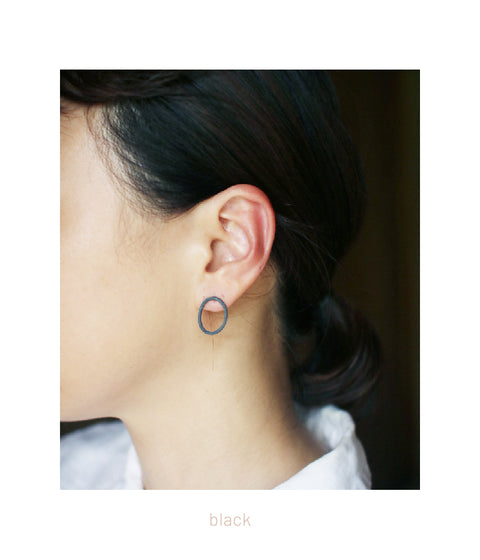 Jona Yubiwa Earrings Small / White, Black, Gold